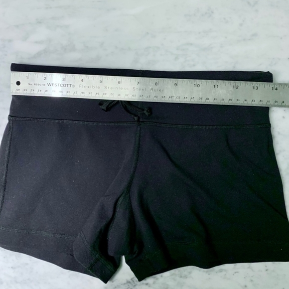 Lululemon Black Workout Running Yoga Ballet Boogie Dance Shorts XS - Picture 3 of 4